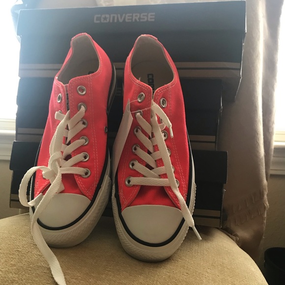 Bright orange converse - Picture 3 of 5